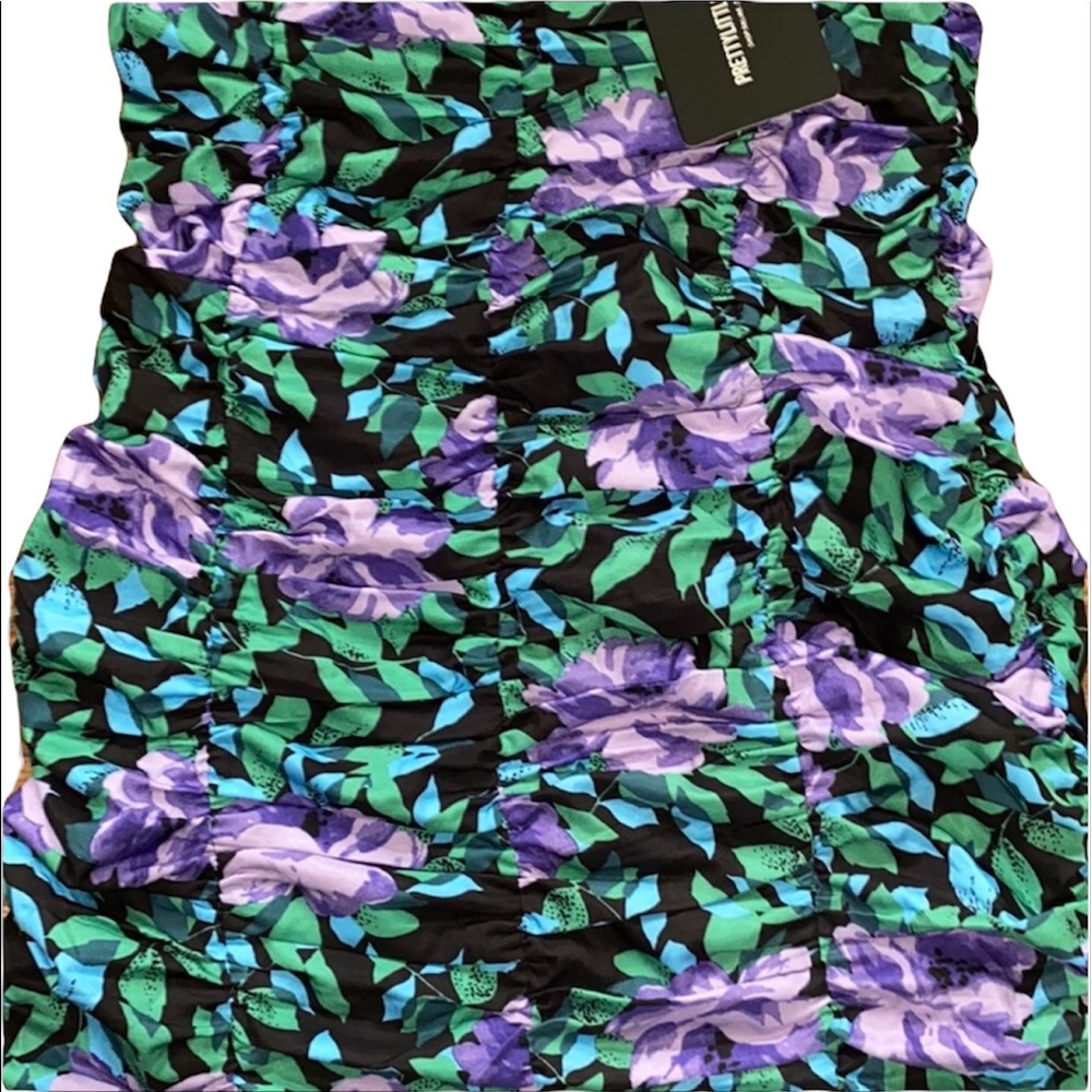 PrettyLittleThing Floral Ruched Mini Dress - Picture 4 of 9
